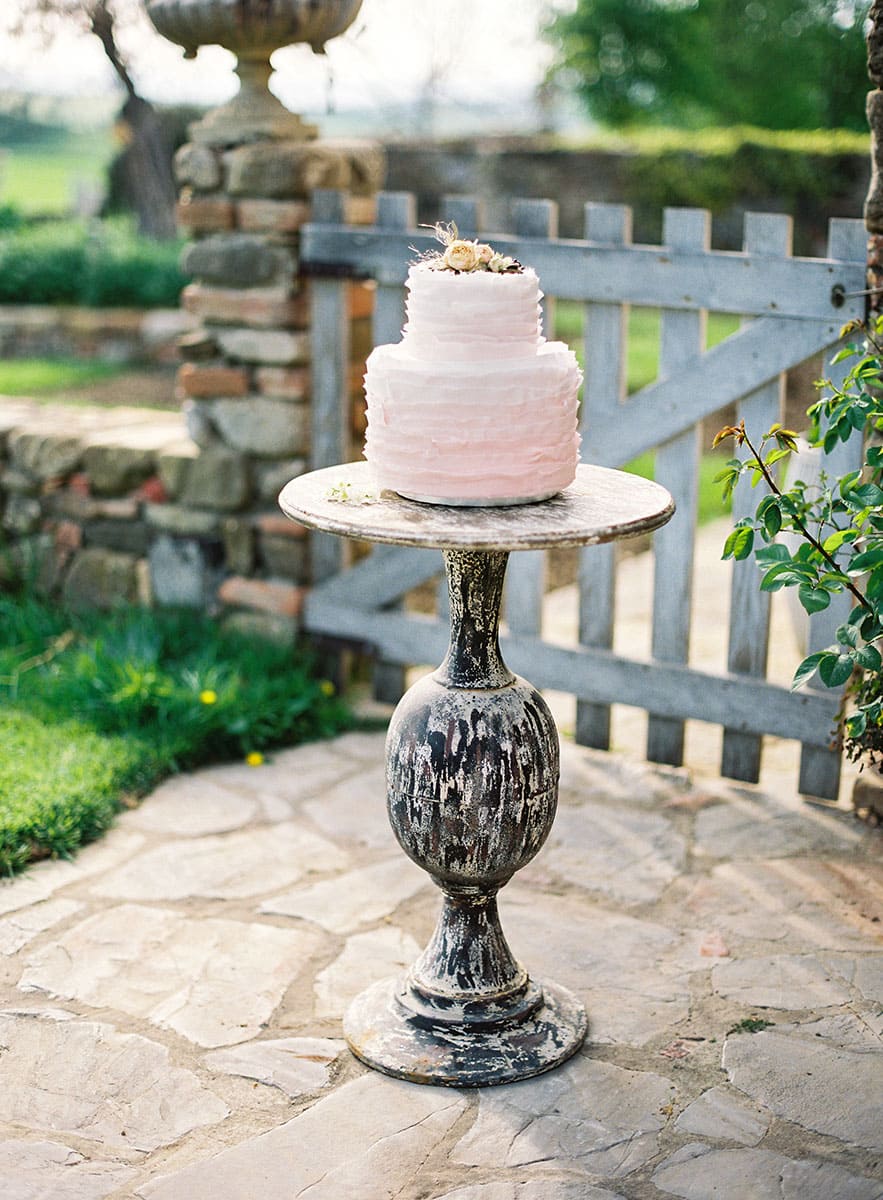 tuscany-villa-wedding-cake